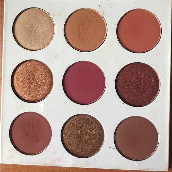 KYLIE JENNER BURGUNDY PALETTE - Picture 1 of 3